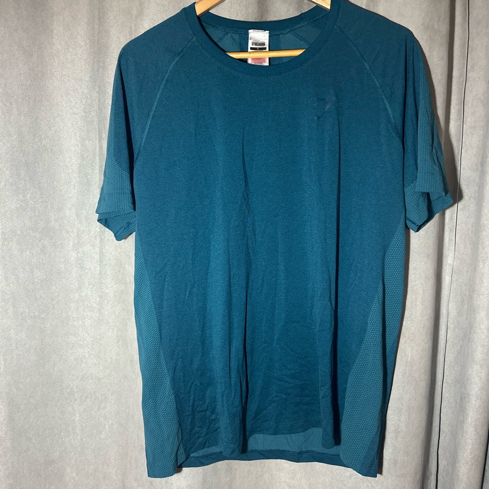 2 for 1 deal Rare New Regulate Performance T-shirt & Tank Men’s XL Gymshark